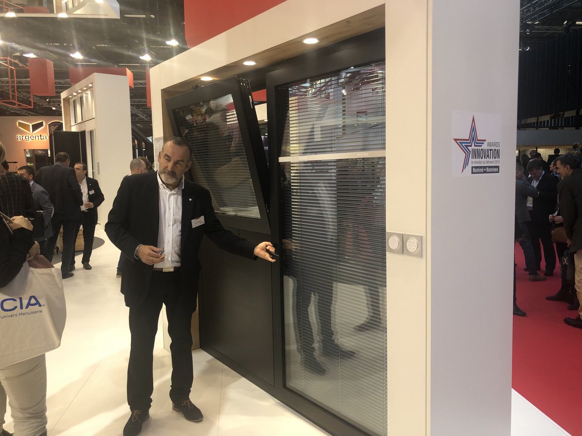 EM_Francois1's tweet image. #batimat2019 Congratulation ⁦@WiconaFrance⁩ ⁦@TechnalFrance⁩ for their award with #smartwindow remoted by ⁦@EnOcean⁩ technology and ⁦@EnOceanAlliance⁩ . A ⁦@SBA_France⁩ member