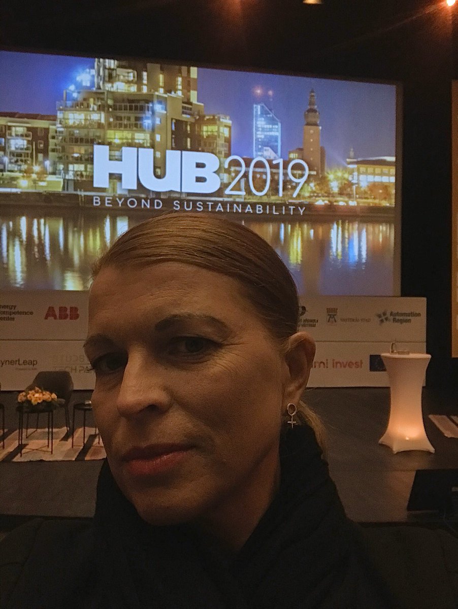 I spännande väntan på HUB2019 där jag kommer delta i paneldebatt. Många kraftkvinnor på plats :) @kraftkvinnorna #hub2019 <a href="/Vattenfall_Se/">Vattenfall Sverige</a>