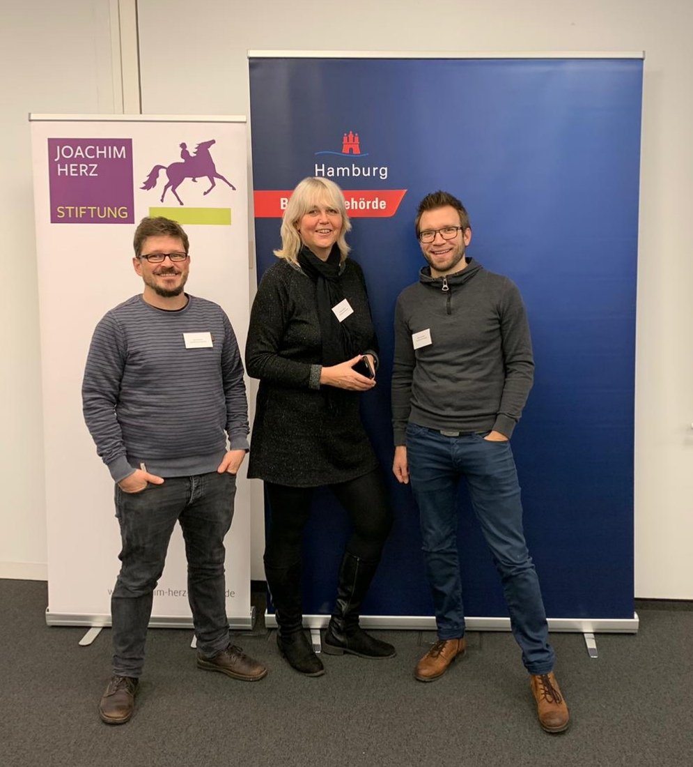 stswir's tweet image. Die #stswir beim Auftaktworkshop  #digitalmachtschule in Jesteburg. Gespannt auf zwei interessante Tage. Mit dabei @Makijusaca @ArneSorgenfrei und @je_schop.