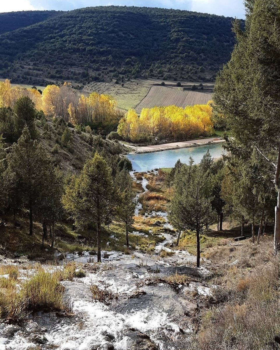 CyLEsVida's tweet photo. El Chorrón de Cabrejas del Pinar en todo su esplendor #Soria
Foto: nattnatttt @Soriaestademoda  
https://t.co/k6nbtLCCaQ