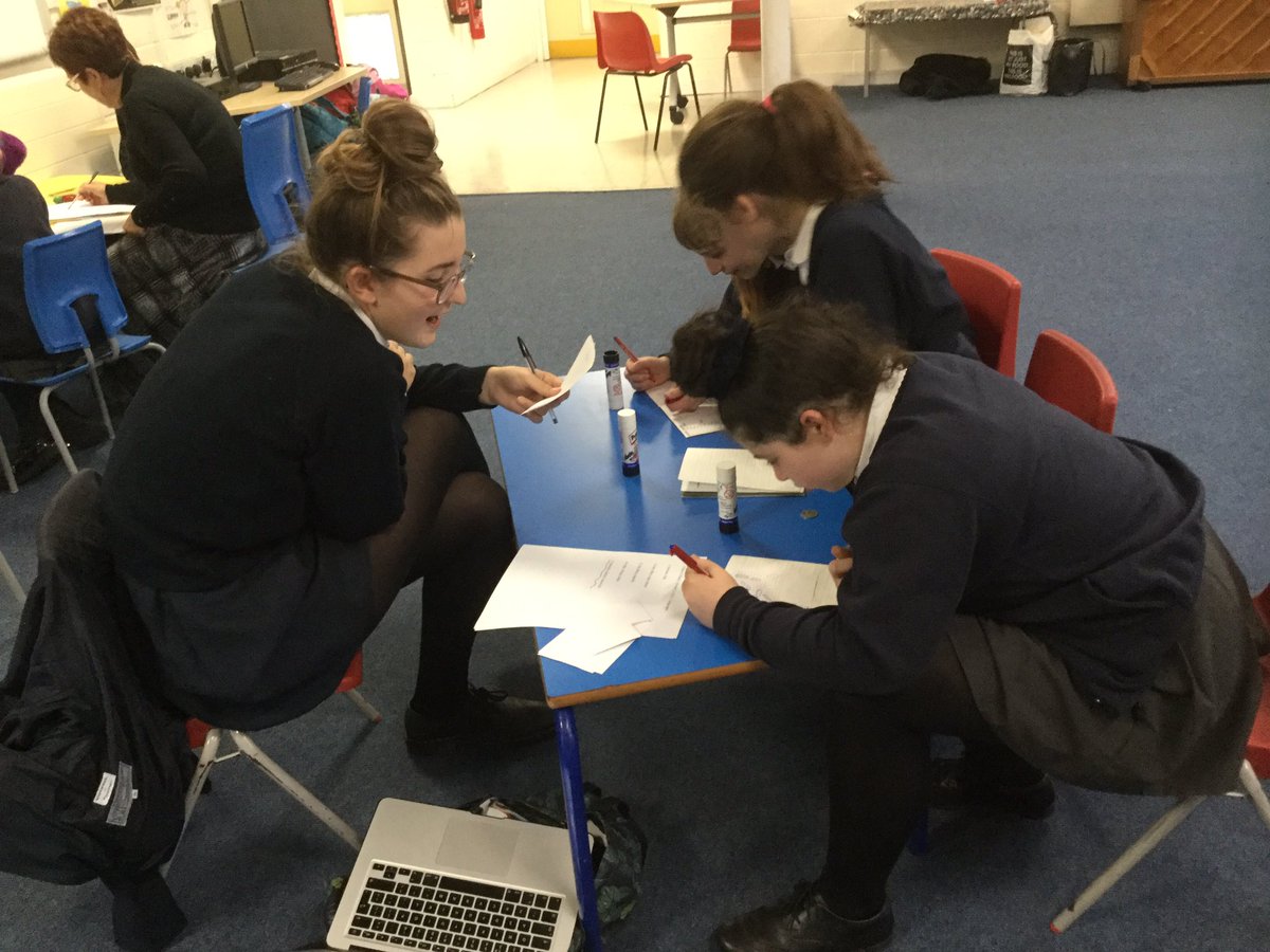 chs_linguists's tweet image. It’s fantastic seeing Modern Languages Pathways students sharing their passion for languages with their Year 6 NCJPS students! #languageteaching @CheadleHulmeSch