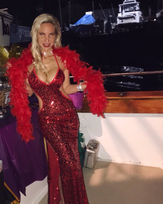 Here&rsquo;s a pic from another Halloween party💋 What do you think? https://t.co/4QNmlxacI5<a href="/tag/nadianorth"class="tags"><span>#nadianorth</span></a>