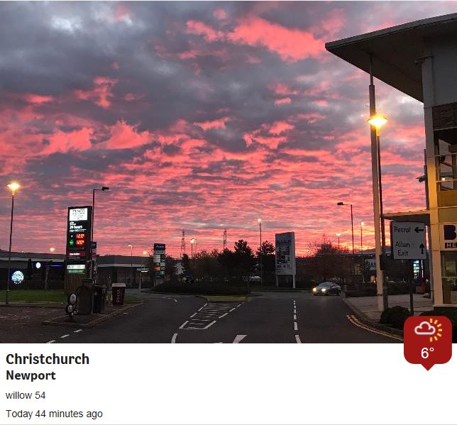 SabrinaJayneLee's tweet photo. Thanks to our @BBCWthrWatchers for sending in these lovely sunrise photos #Wales https://t.co/2S4b8RidFs