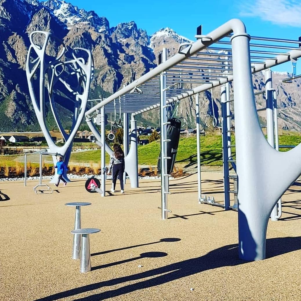 PlaytopN's tweet photo. Great seeing #PlaytopNZ Safer Surfacing keeping kiwis safe.  
Playtop installed here at Hanley's Farm #Queenstown outdoor fitness station. Colour #nikegrind sand

https://t.co/Co31Wj5319
https://t.co/rL1DK7N9TC

0800752986
andy@playtop.co.nz
#nikegrind https://t.co/P9B0qvkJbg