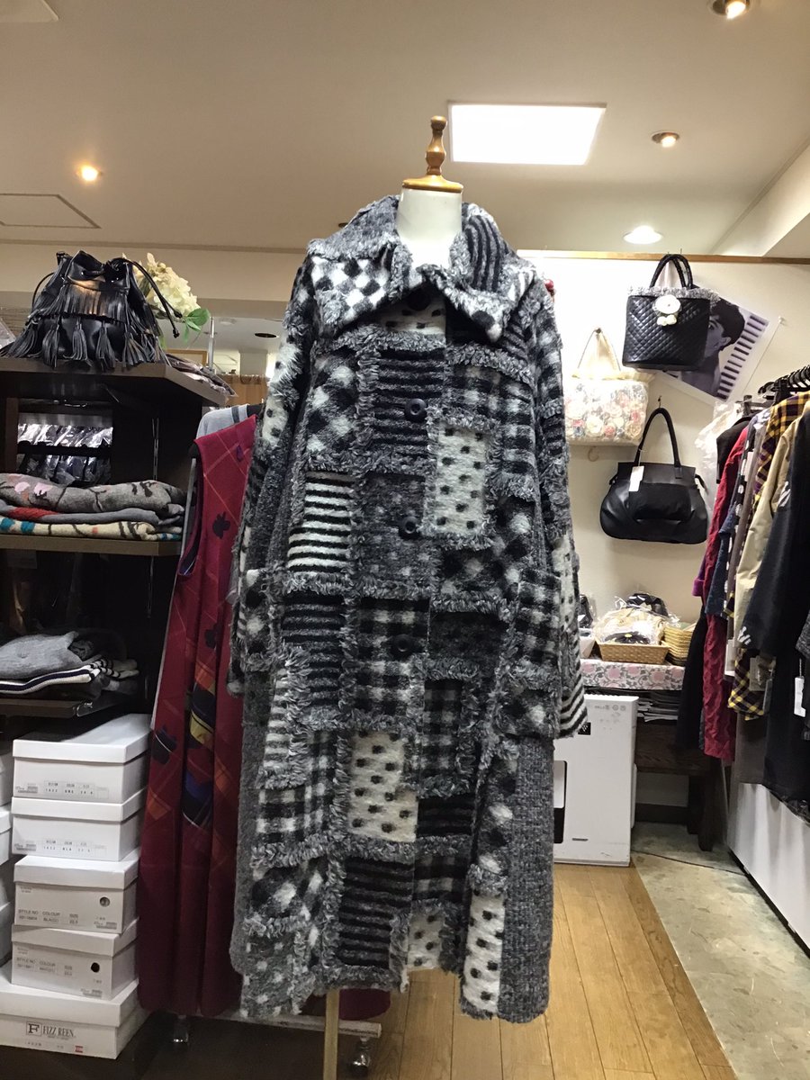 今日は朝から肌寒くやっと秋、冬のオシャレが出来そう。 とっても素敵
