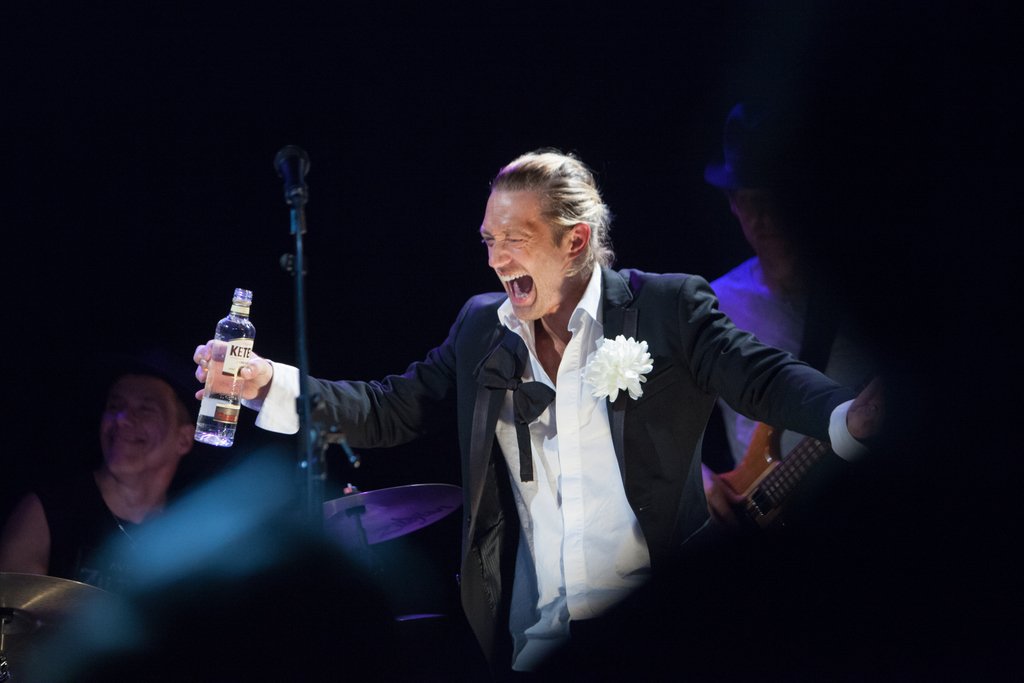 Vandaag om 10.00 uur in Koffietijd: Ashton Brother @joostspijkers! Joost Spijkers komt nog eenmaal terug met SPIJKERS II, bekroond met de Poelifinario. #muzikaalcabaret #poelifinario