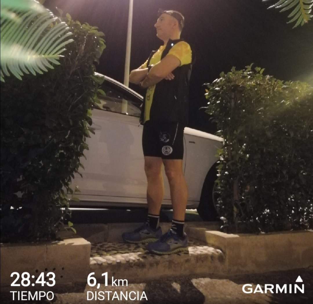 CHIC0's tweet photo. Llegando este tiempo 🌍🕖🌘toca sacar el frontal✔️, y patear Pedro Abad, y el Domingo un poco de Trail......... Se viene alguien?
#running #runner #trotabad #garmin #runbrands #YoElegiCorrer #TrailRunning #trailrunner #Retrorunning #20km #chico https://t.co/HJffKa0ywK