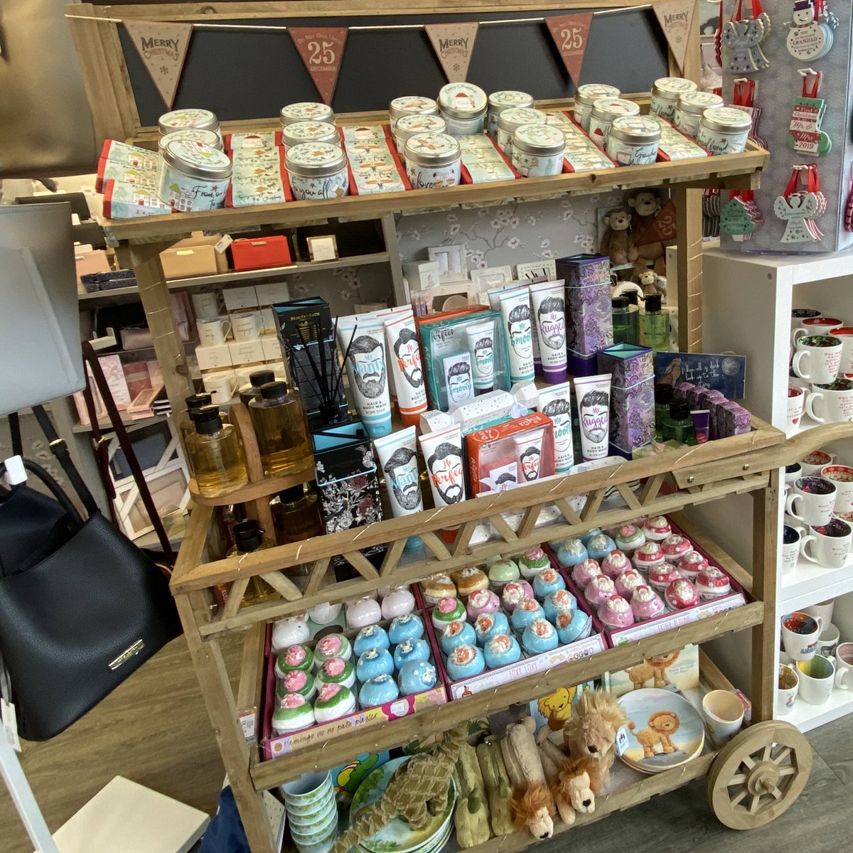 Have you popped in to see our Christmas displays yet? 

Our new kart has to be one of my favourites!😍

#sassygiraffe #sassychristmas #christmascountdown #somersettoiletry #bombcosmetics