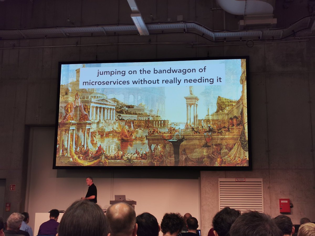 CatalinFG's tweet photo. Nice talk to start with 😁 @MirceaAlbu89
 #OReillySACon https://t.co/gqOETgV1P2