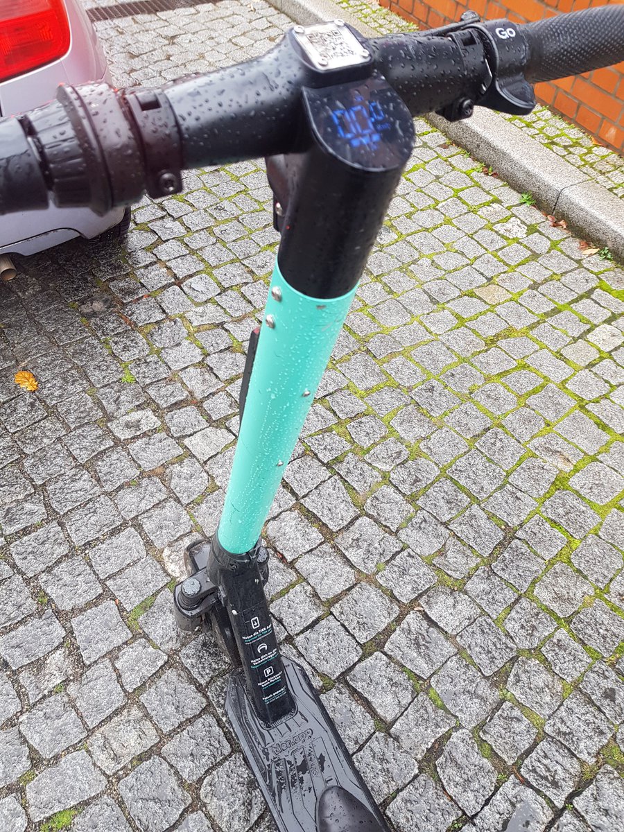 Mit dem E Scooter über Kopfsteinpflaster - jetzt bin ich auf jeden Fall wach 😀🥴 und weiter geht es mit Tag 2 und <a href="/borisgloger/">Boris Gloger</a> auf der #MA2019AHA