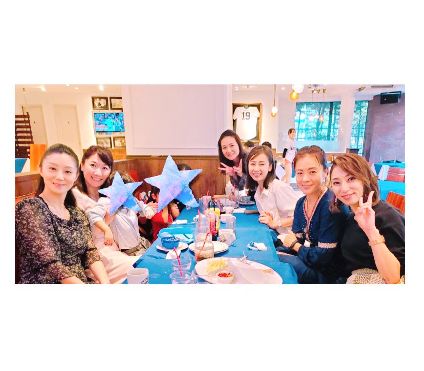 琴まりえ かなり前の事ですが 笑 星組期 期 皆さん変わってなーーーい 一緒であの頃に戻れる感覚 幸せだな 沢山笑ってシワが増えました 笑 宝塚歌劇団 宝塚og 星組 期 期 タイムスリップ ランチ 笑えるって幸せ 感謝 琴