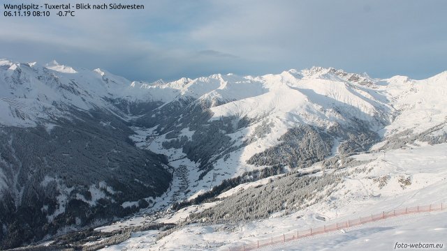 sneeuwhoogtenl's tweet image. Er komt nog meer #SNEEUW aan sneeuwhoogte.nl/wintersportweer door @LanderVanTricht Webcam: #Tuxertal