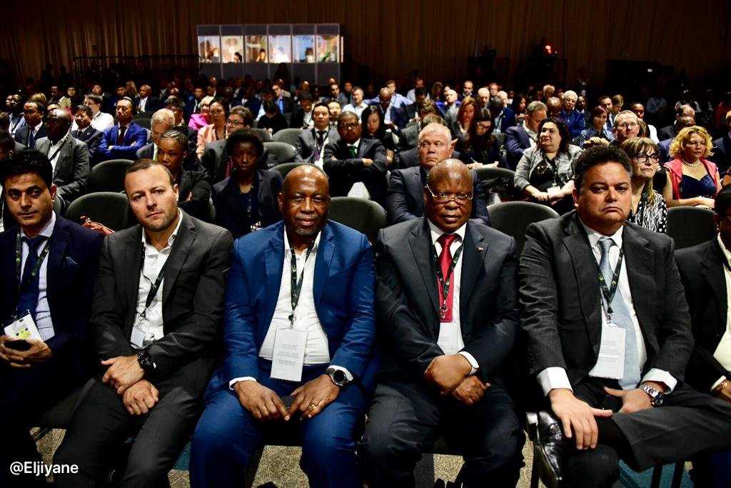 President Ramaphosa: As part of attracting skilled professionals and growing tourism, we have prioritised immigration reform and changes to the visa regime. tinyurl.com/yx9eduqp
#SAIC19 
#InvestSA 
#WeDoTourism
#eVisa