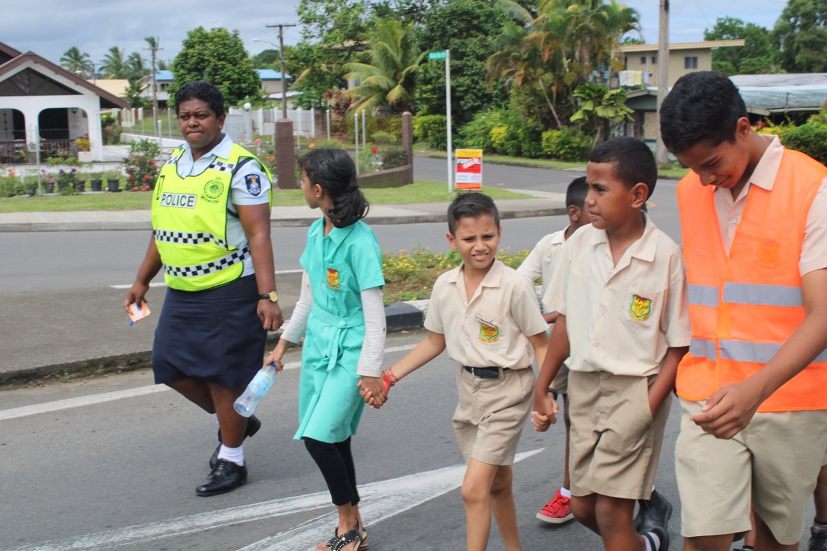 UNDP_Pacific's tweet photo. 4⃣ schools
6⃣6⃣2⃣ students and teachers
🇫🇯 drill strengthening school preparedness for tsunamis
Led by @FijiNDMO with support from #UNDP & 🇯🇵 regional initiative to integrate tsunami preparedness and drills into school curricula.
#PrepareToWin #tsunami #awareness saves lives https://t.co/3zbLLVallz