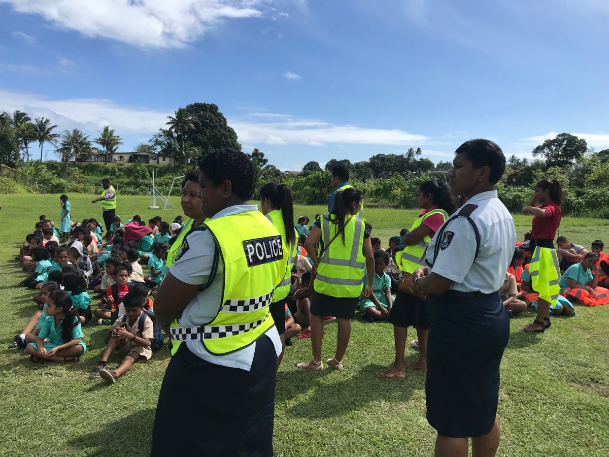 UNDP_Pacific's tweet photo. 4⃣ schools
6⃣6⃣2⃣ students and teachers
🇫🇯 drill strengthening school preparedness for tsunamis
Led by @FijiNDMO with support from #UNDP & 🇯🇵 regional initiative to integrate tsunami preparedness and drills into school curricula.
#PrepareToWin #tsunami #awareness saves lives https://t.co/3zbLLVallz