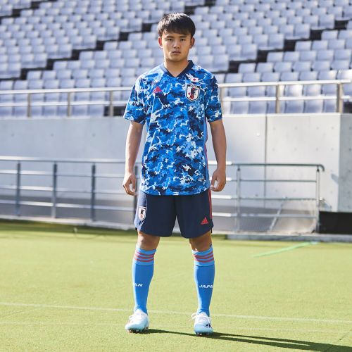 とし サッカー日本代表 新ユニフォーム なんかしっくりこやんな サッカー 日本代表 ユニフォーム T Co Zfak1rycbo Twitter