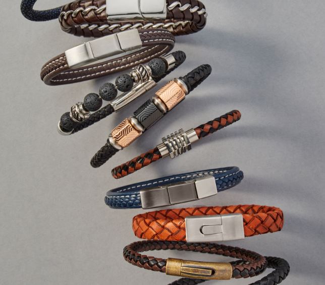 Have you shopped our bestselling leather bracelets yet? Head to your nearest stockist to find out more!

#fredbennett #modernman #mensjewellery #mensweardaily #mensstyle #mensaccessories #autumnstyle #newseason #leatherbracelet #realleather #bestseller