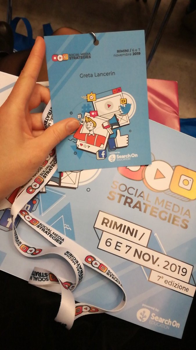 Carica di energia e gadget 😎 #SMStrategies #IUSVESocialTeam <a href="/TheSMStrategies/">TheSMStrategies</a> 
<a href="/alle_gold/">Alle Gold</a> 
<a href="/SaraBottazzo6/">Sara Bottazzo</a> 
<a href="/ValentinaP11/">Valentina</a> 
<a href="/ilariazilio/">Ilaria</a> 
<a href="/_CaprioL/">Giacomo Caprioli</a> 
<a href="/NP38090379/">Nicole Piazzetta</a>