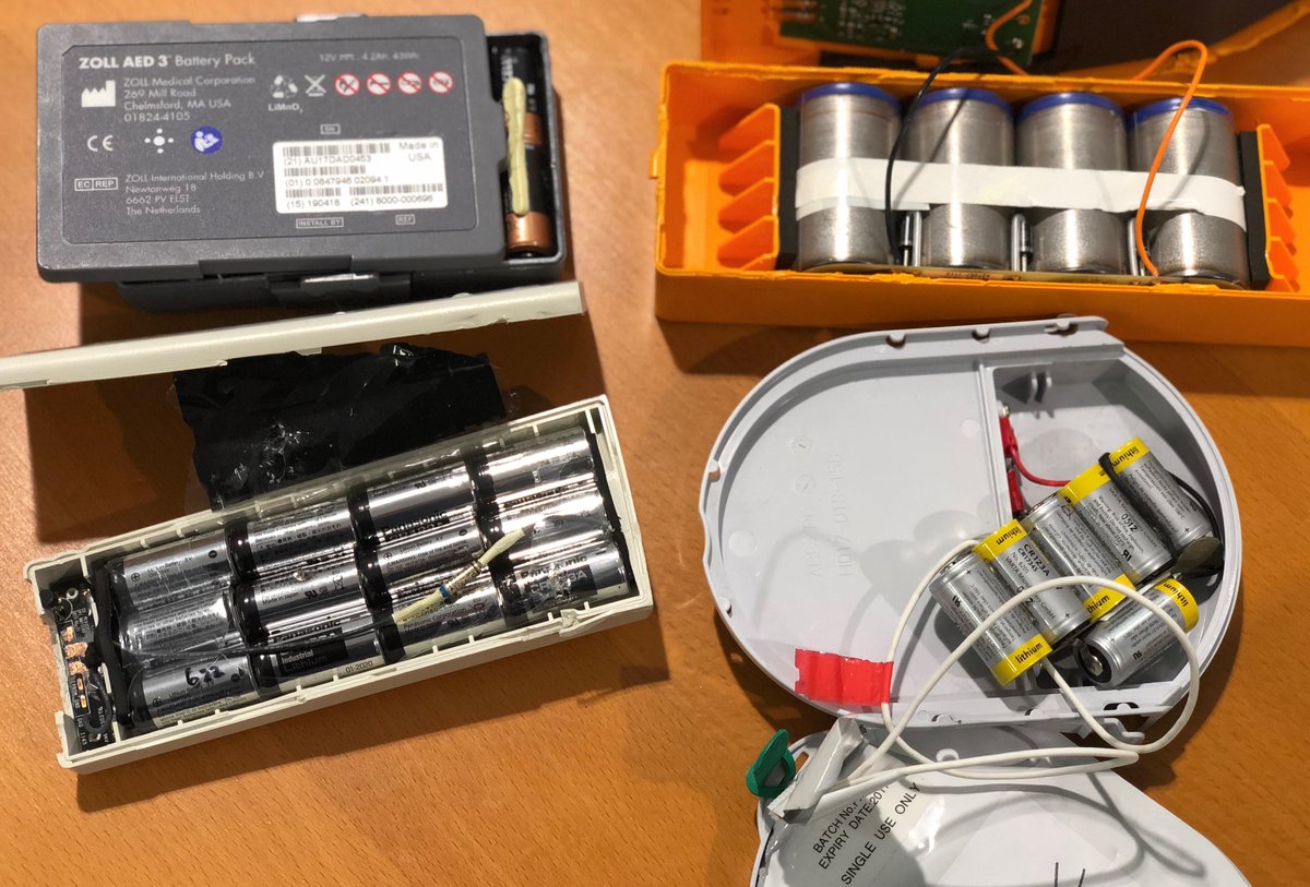 ProyeSalvavidas's tweet photo. El estado de la batería de un desfibrilador es de vital importancia a la hora de reanimar a una persona. 

Lee en nuestro blog todo lo relacionado con las pilas, baterías y su mantenimiento.

➡️https://t.co/CS2cclD9vK https://t.co/LV8M00j4mZ