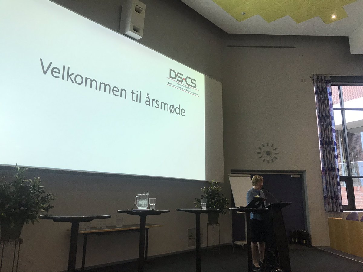 kristensenps's tweet photo. Hvordan forebygger vi #infektioner effektivt? Har vi lært noget? Lisbeth Kyndi Bergen åbner årsmøde i Dansk Selskab for Centralsterilsering og Sygehushygiejne og Brian Kristensen fra @SSI_dk giver perspektiver på moderne infektionshygiejene. #patientsikkerhed #sundpol https://t.co/GgIWbAzB3x