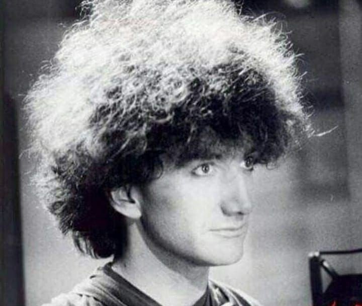 comansonbain's tweet image. Я: *стригусь под каре*

Ожидание:        Реальность: