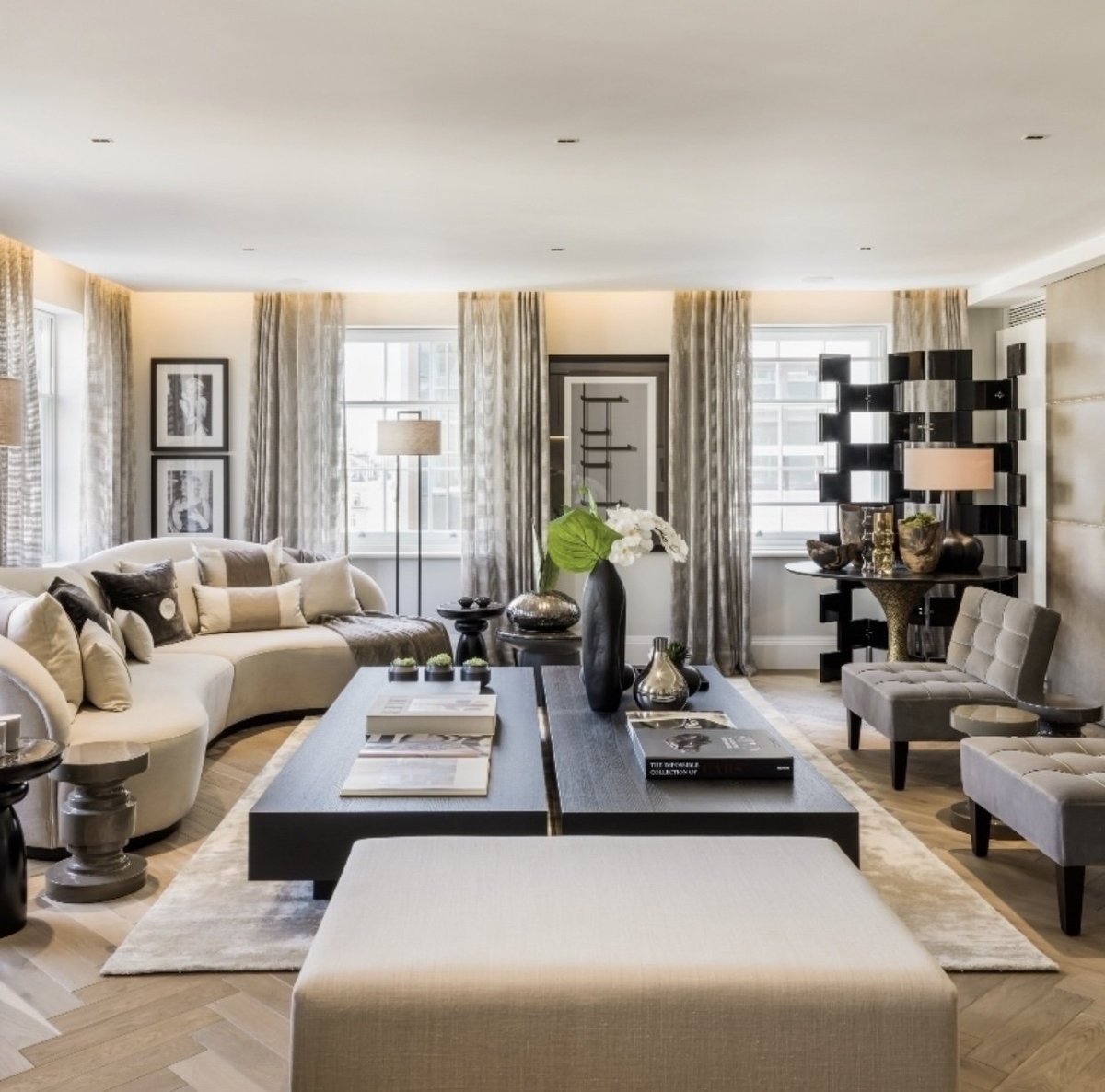 #kellysdesigntip Balance is important in a room and this can be achieved even if the furniture you have isn't symmetrical.  See how the two armchairs balance the sofa...