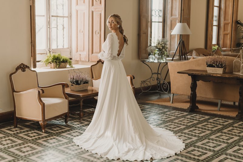 Anaggayoso's tweet photo. No os perdáis el nuevo look de novia que os presentamos en el blog, donde delicadeza y feminidad son los protagonistas de esta editorial🌟 https://t.co/J5AdnbgXDt
#LCHWeddings #noviasconestilo #fotografiasebodas #produccionesLCH #inspiracion https://t.co/RPyvGfDleC