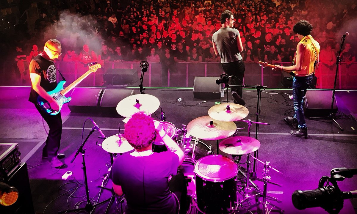 Monkeyfacesband's tweet photo. @Monkeyfacesband #grancanariaarena (1/11/19).
Foto: Leandro Betancor. 
@LeoMansito #indiemusic #britpop #alternativemusic #indierock #hardpopmusic #monkeyfacesmusic #monkeyfacesband #monkeyfaces https://t.co/ZuCo036TL0