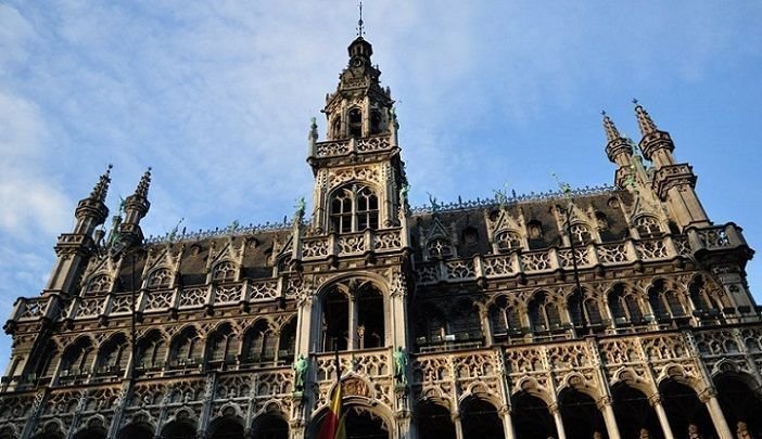 Qué ver en Bruselas acnomadas.com/la-rioja/251-q…