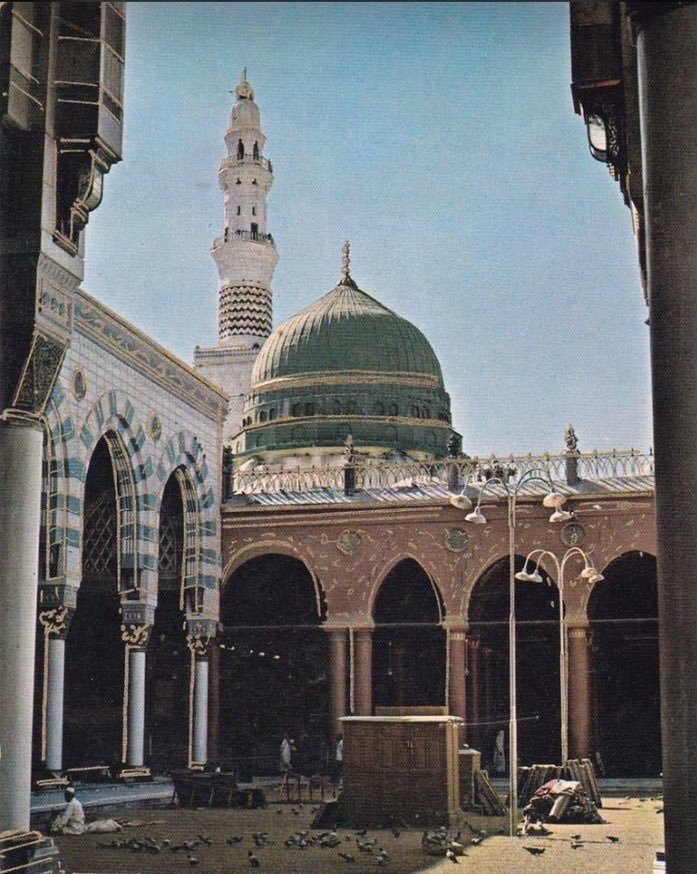 Peygamber sallallahu aleyhi ve sellem şöyle buyurdu:

"Kim benim sünnetimi ihya ederse beni sevmiş olur. Beni seven de cennette benimle beraber olur” 

Tirmizi, Sünen, İlim, 39/16 (V;46)] #carsamba