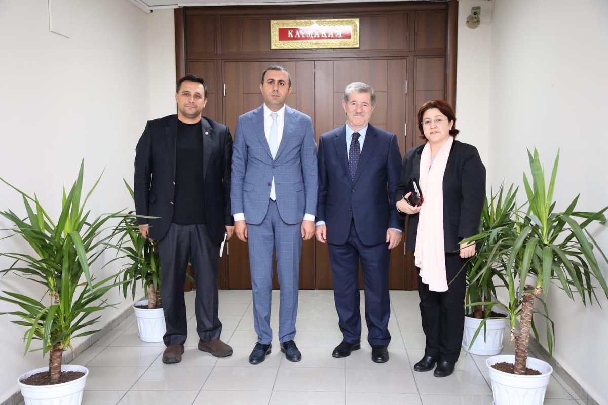 Yeni Medya Uygulama ve Araştırma Merkez Müdürü Doç. Dr. Deniz YENGİN ve TARMER Müdürü Prof. Dr. Ömer ÖZYILMAZ ve Müdür Yardımcısı Ayten ÇALIŞ, 2020 yılı içinde düzenlenecek çalıştay için Küçükçekmece Kaymakamı Turan BEDİRHANOĞLU ile toplantı gerçekleştirdi. #iauif