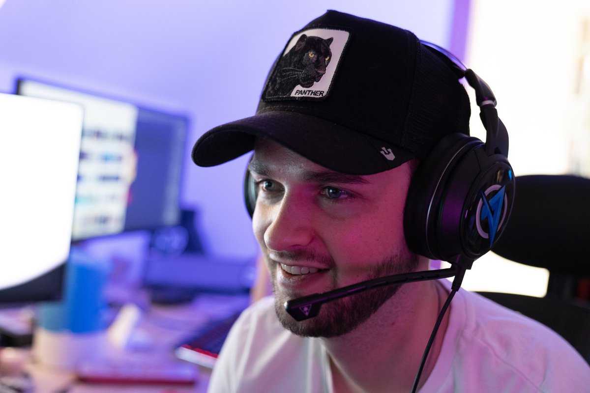 TurtleBeach's tweet photo. Happy birthday to @OMGitsAliA - it's a privilege to have you on #TeamTurtleBeach https://t.co/6jMFKOC4aQ