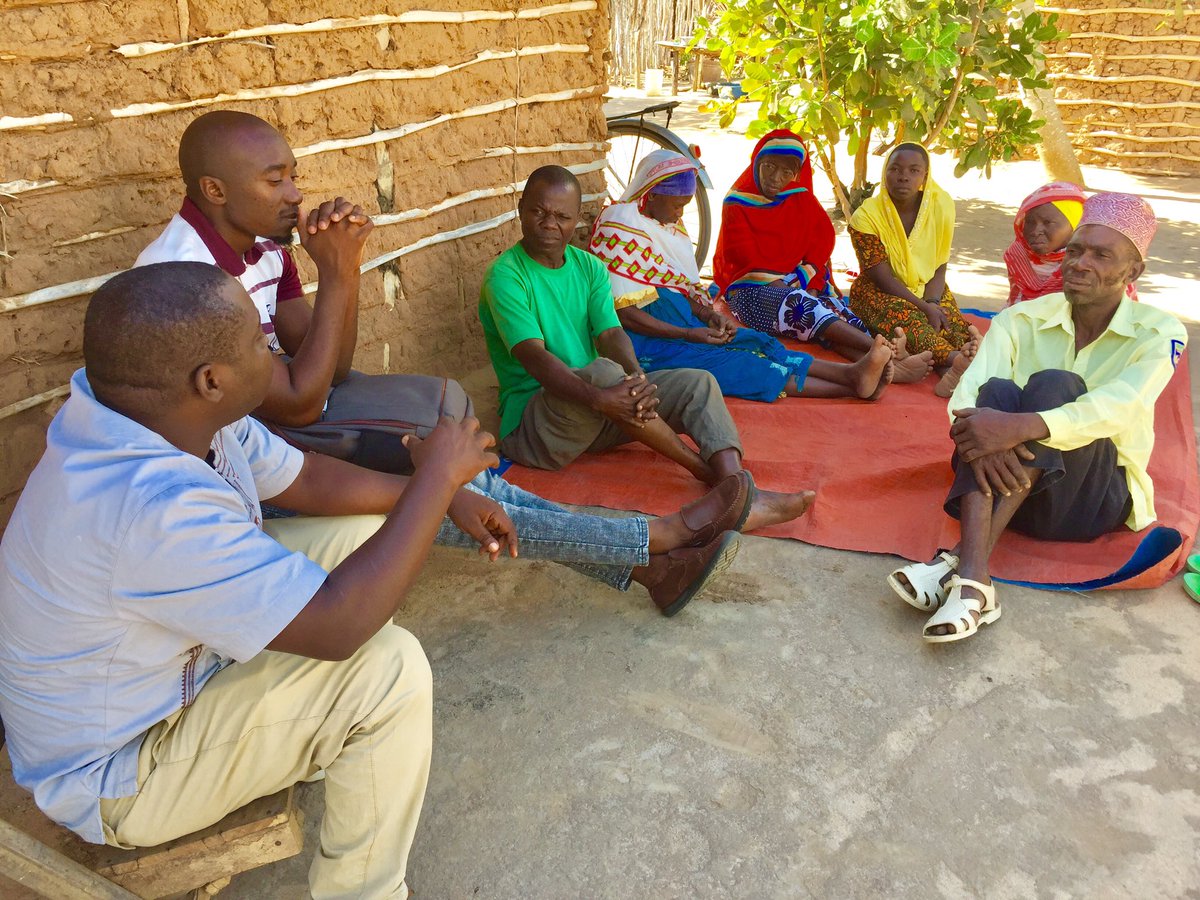msoapomtwara's tweet photo. Tumekuwa ni watu wakufuatilia mara kwa mara katika vijiji ambavyo miradi yetu tunaitekeleza,tuweze kujua mafanikio na changamoto wanazozipata ili tuweze kuzitatua pamoja ,hii imeweza kutuletea matokeo chanya katika miradi yetu kwa ujumla.
#TokomezaUmasikiniMtwara 
@OxfamTz https://t.co/jWz8bYKOQX
