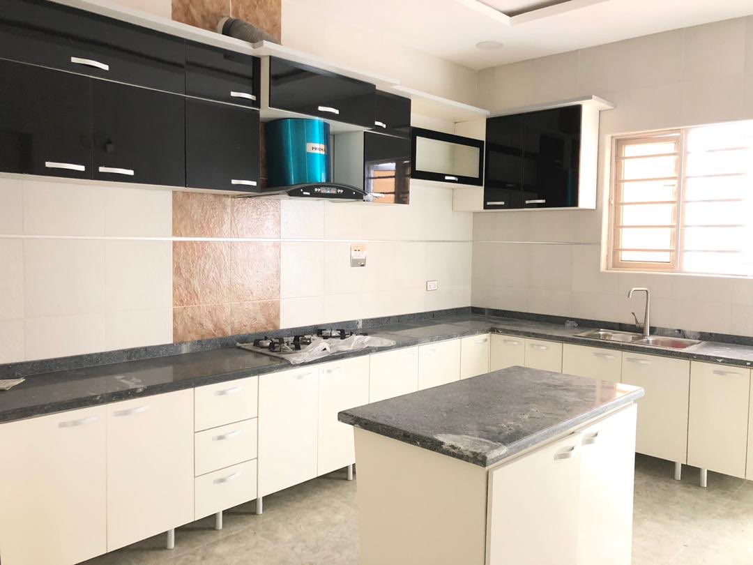 BusoOkara's tweet photo. For Sale: 5 Bedroom Detached Duplex with bq
Location: Osapa London Lekki,Lagos
Price:80 Million Naira
Features
*All rooms ensuite *Family Lounge *Interlocking Floor *Fitted kitchen *Bq *Inbuilt Sound System *Closet *CCTV *POP Ceilings *Spacious Compound Etc
Title:Governor’s Cons https://t.co/fEqP1ieQ36