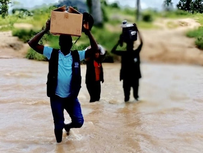 UNOCHA Nigeria (@ochanigeria) on Twitter photo #Humanitarians in action:
19,000 ppl in Adamawa State #Nigeria are displaced by heavy floods ERC
Humanitarians & Gov partners <a href="/nemanigeria/">NEMA Nigeria</a> <a href="/AdamawaStateGov/">Adamawa State</a> are providing emergency relief supplies such as food, medicine, shelter & blankets #Humanitarians in action:
19,000 ppl in Adamawa State #Nigeria are displaced by heavy floods ERC
Humanitarians & Gov partners <a href="/nemanigeria/">NEMA Nigeria</a> <a href="/AdamawaStateGov/">Adamawa State</a> are providing emergency relief supplies such as food, medicine, shelter & blankets