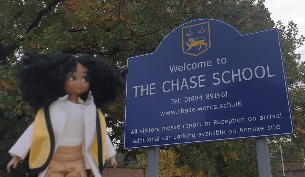 NatalieGCheung's tweet photo. Good Morning from @TheChaseMalvern! I'm part of an exciting LIVE streamed @BigAssembly. Tens of thousands of students across the country will be finding out about opportunities in #engineering from 10.30am😊
#TEWeek19 #STEM #LottieTour #WESLottieTour #EngineersOnAMission https://t.co/IKN1lJC6Bh
