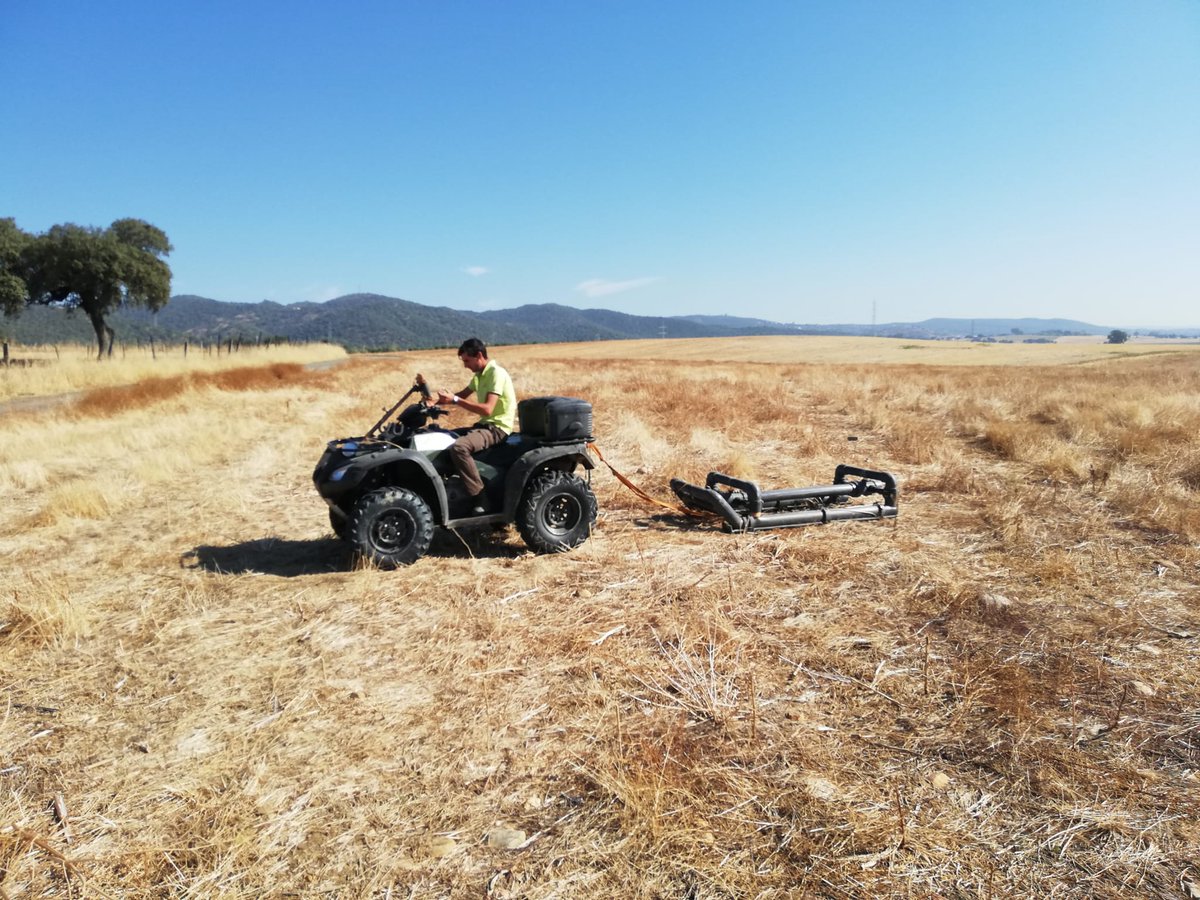 FMarquezUCO's tweet photo. Comienzan las mediciones de la conductividad eléctrica del suelo en la Finca Experimental de Rabanales para hacer distribución variable de abono dentro del Grupo Operativo @InnovaTrigo 🌾  #CambioClimático
#cereales https://t.co/liWxe365vz