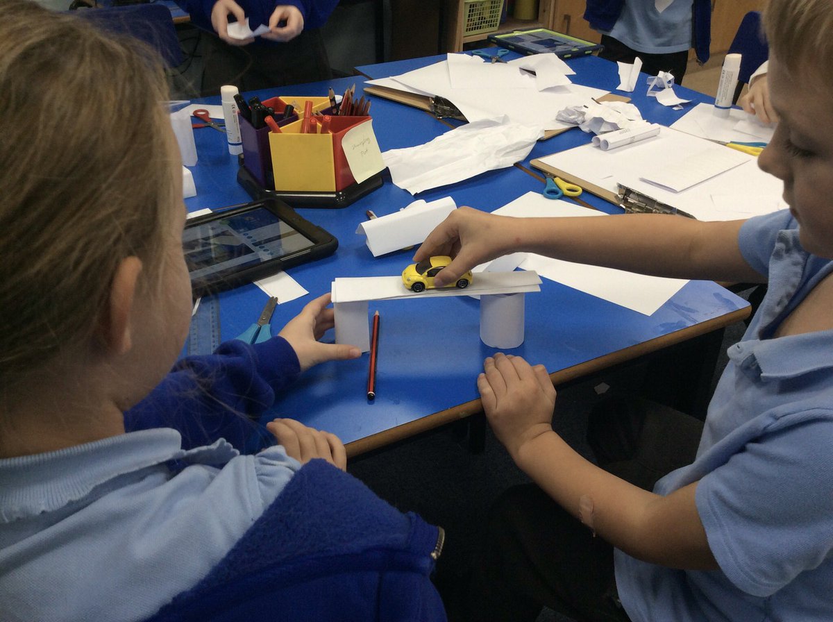 activeducator's tweet image. #ThisisEngineering 

Students at @DentSchool piloting new @Dendrite_me paper and cardboard engineering project buildtotheline.com 

Exploring strength and reinforcement using folded beams, girders, 3D sections, ply surfaces and more