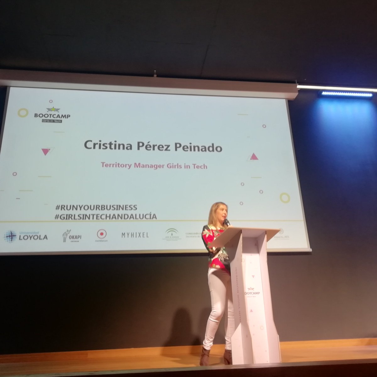 estebanalmironn's tweet photo. Que orgullo da ver como nuestros titulados dedican su talento a ayudar a los demas a través de @GirlsinTechES. Gracias @Mabarolag @Crisperpei y gracias por contar con @LoyolaAnd https://t.co/kE1SU1TRzU