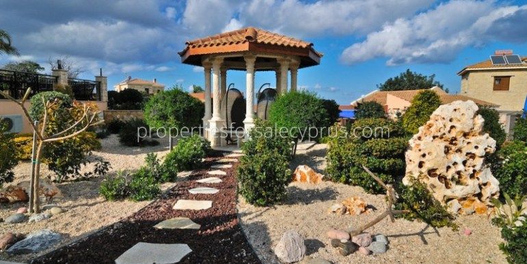 FOR SALE:€1,590,000 Are you looking for the millionaire lifestyle? This fabulous 4 bed, 5 bath villa fits the bill. Located in the village of Neo Chorio, a few kms above Latchi harbour. More info on website buff.ly/2vUBNBj or call +357 99 135305 &amp; quote prop I.D.1286