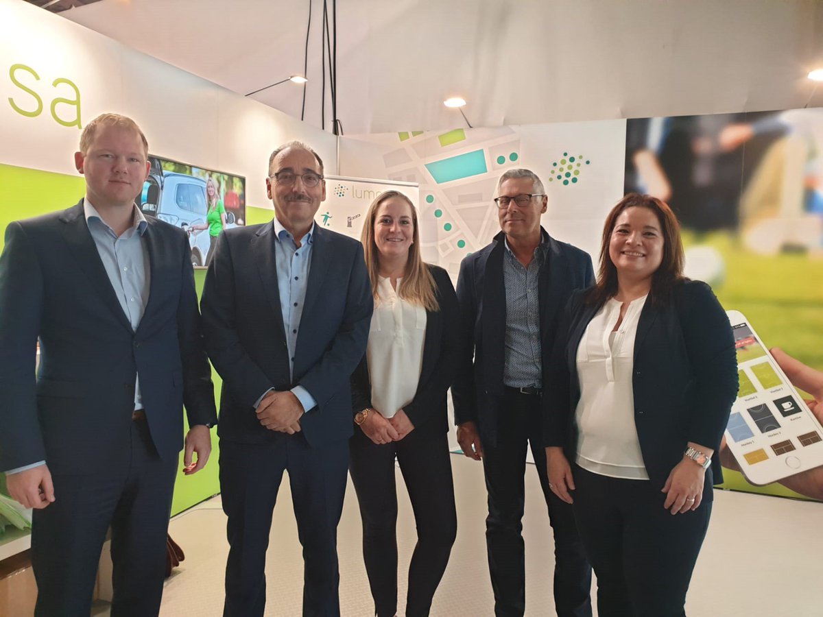 Lumosa_LED's tweet image. Dag 2 van de FSB beurs in Keulen, ontmoet ons team, van links naar rechts: Hans Sanders, Henk Maas, Roswita Blok, Frank De Nys, Leonie Hofmans. Benieuwd wat wij voor u kunnen betekenen? Ga met ons in gesprek bij beursstand Hal 10.2 | Stand E048.
#FSB