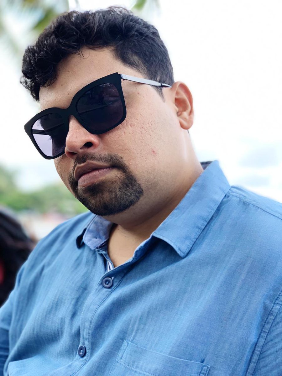 Bangalore!
Bringing my fine booty and one extra pimple to you!
Come catch my solo #thegoodchild at the <a href="/blrcomedyfest/">Bengaluru ComedyFest</a> 
Tix: in.bookmyshow.com/events/navin-n…