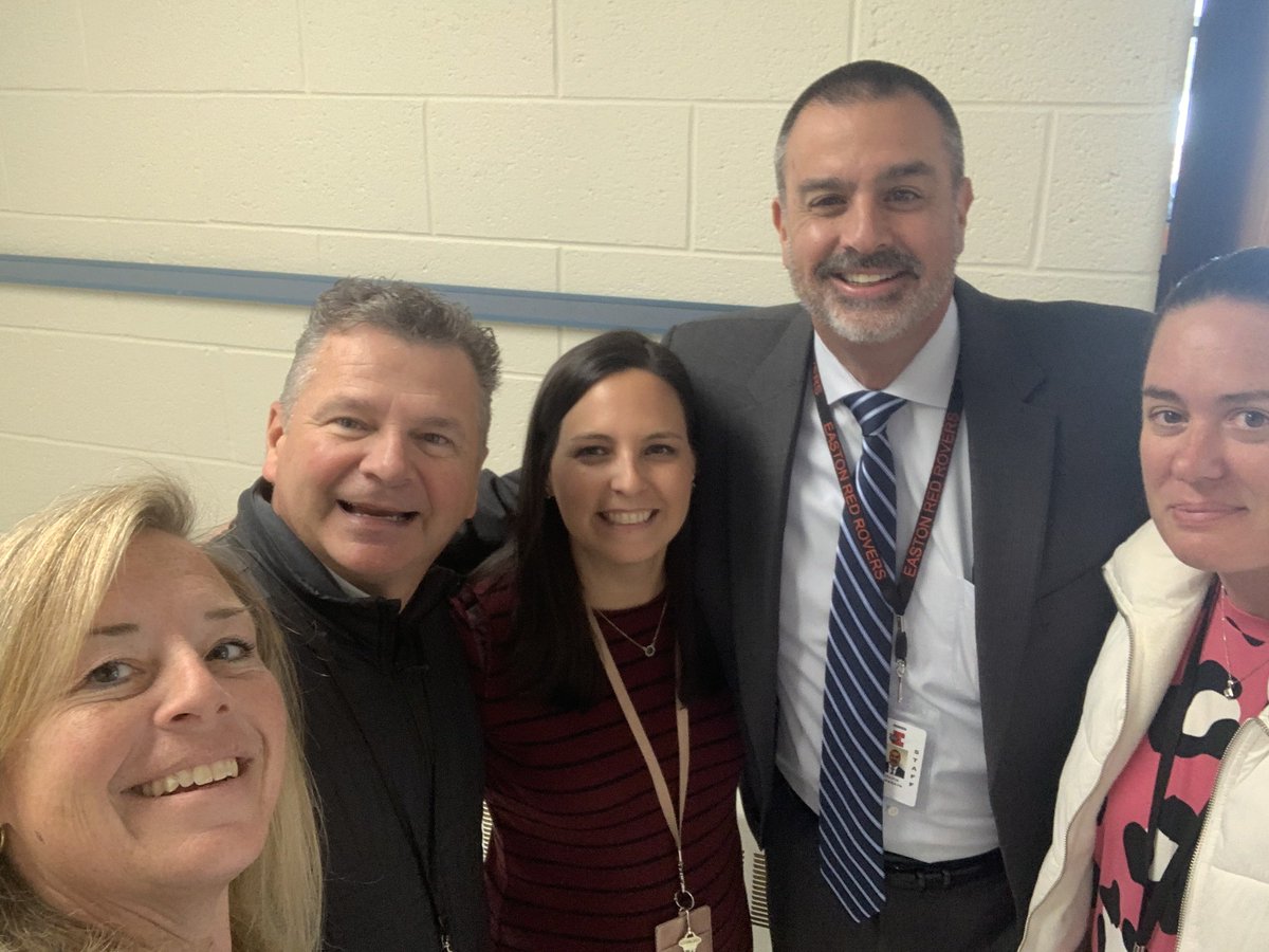 EASDForks's tweet photo. Third Grade at Forks gets a selfie with the new superintendent!
@EastonAreaSD
#easdtech https://t.co/d8VVrLn932