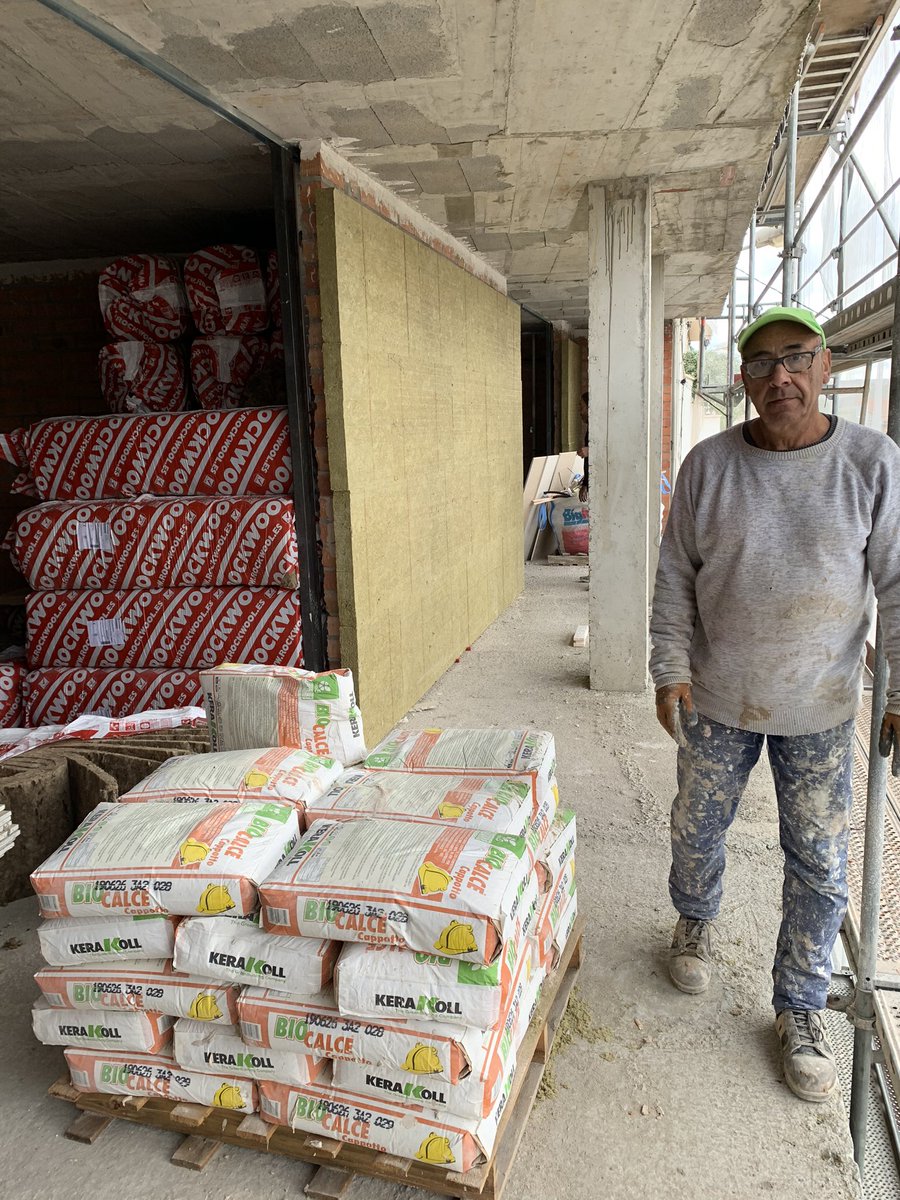 Enric_KeraKoll's tweet photo. Empezamos Sate transpirable de 1500 m² en Tàrrega con lana de roca, @Biocalce Cappotto y Biocalce Silicato Puro 1.0 
Con nuestro distribuidor @BigMatCama 
@kerakoll_ES #arquitectura #construcción #bioconstrucción #EficienciaEnergética #Sate @ROCKWOOL_ES https://t.co/Zz9TtaO2wo