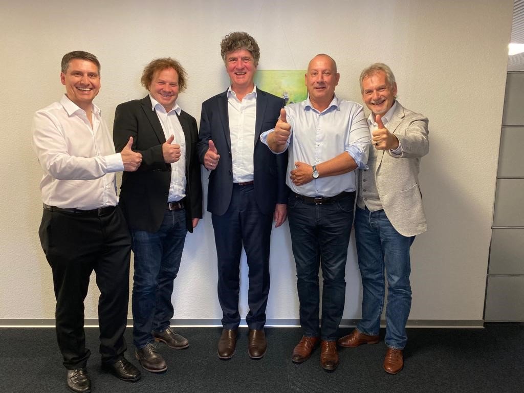 Boss Info Gruppe <a href="/BossInfoAG/">Boss Info</a> setzt ihre Stack-Strategie weiter in die Tat um: Um den strategisch wichtigen Geschäftsbereich Dokumentenmanagement und Prozessautomatisierung weiter auszubauen, schliesst sie mit dataglobal einen exklusiven Partnervertrag ab. bit.ly/36z0KUp