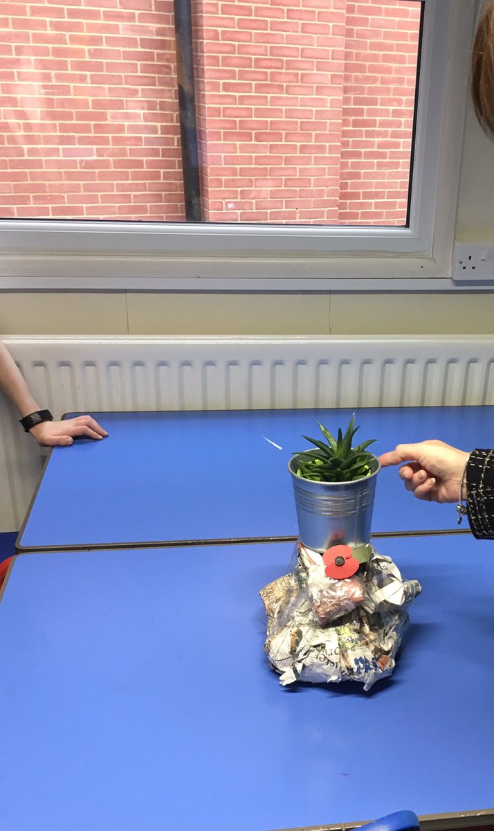 YMS_LearningSup's tweet image. Smart club were set a team building challenge to construct a freestanding structure that could hold the weight of a plant pot using only newspaper and sellotape! The results were tied.... #teambuilding #smartclub