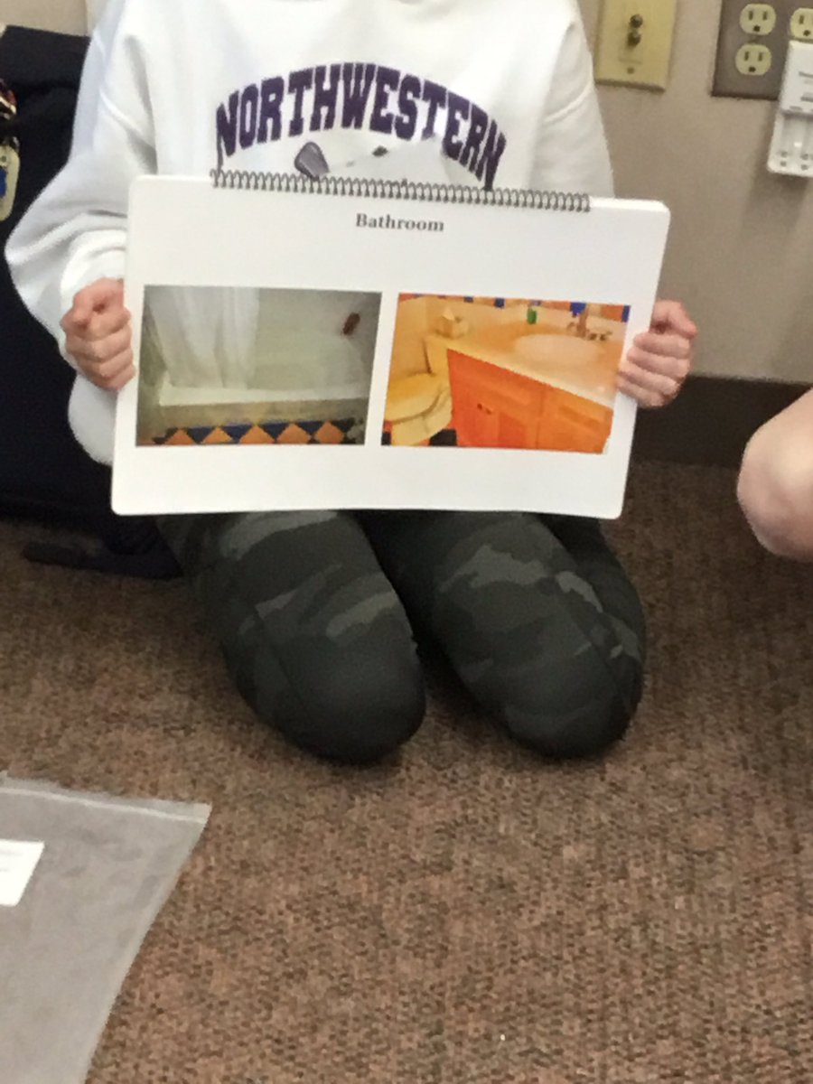 Lincoln4F's tweet photo. Today during Understanding our Differences &amp; Similarities, 4th graders explored adaptive tools, identified environmental barriers, and got FIRED up about the world of adaptive sports! 🔥 
https://t.co/fHwZmPeGy5 @4GLincoln https://t.co/kW8uem6bDJ
