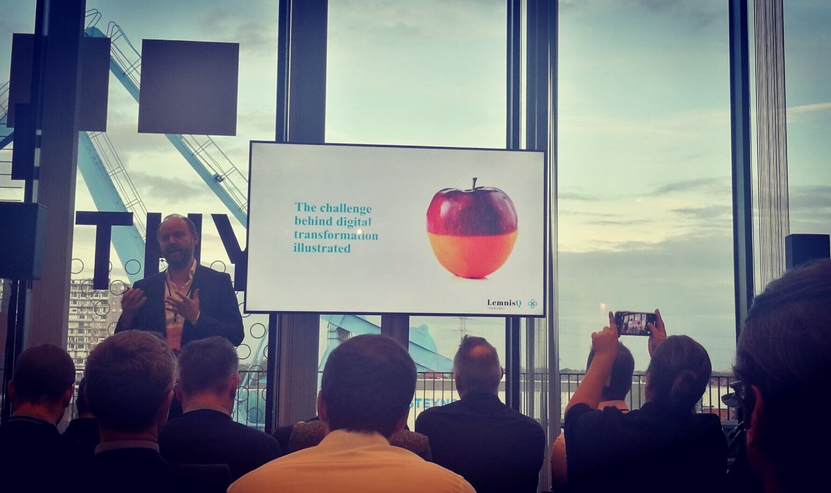 DeconinckJelle's tweet photo. Great start of the #DigitalTransformation presentation at #ShiftITP19 @itpocket The apples vs the oranges. Change causes resistance if you forget the people https://t.co/gsvtixy0lP