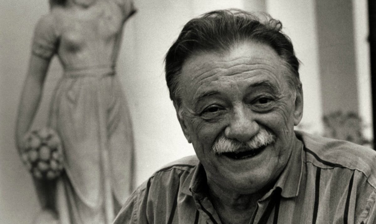 "Me gustaría pasar el resto de mis días con alguien que no me necesite para nada pero me quiera para todo".

Mario Benedetti