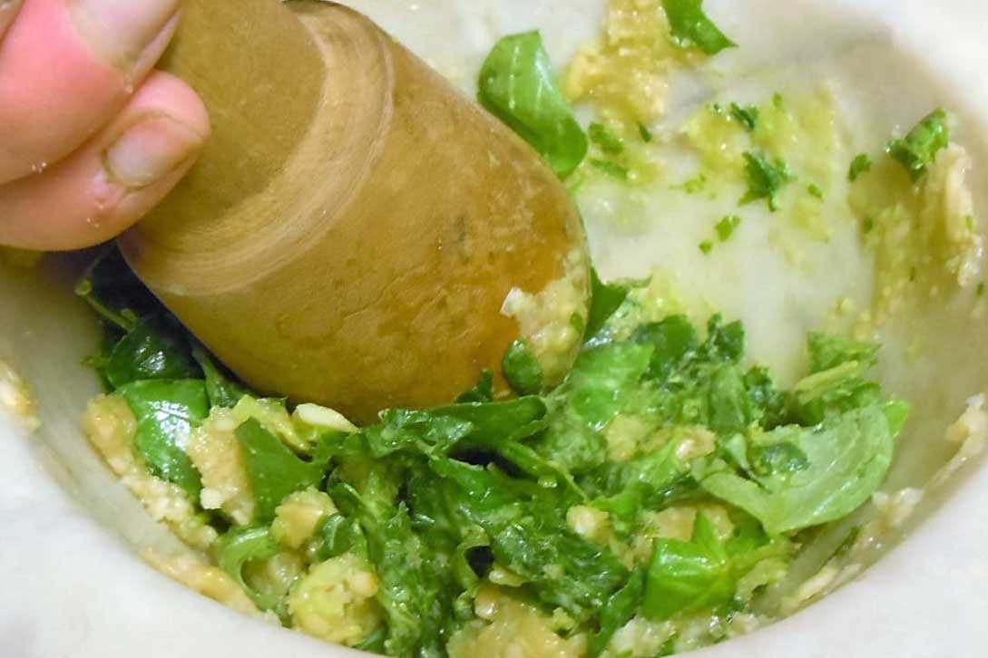 Ligucibario's tweet photo. #pesto, sempre pesto, fortissimamente pesto!
Etimologia, storia, formati di pasta, abbinamenti enologici, per non dire dei "Magnifici 7". (Ri)Scopriteli nel nuovo articolo della rubrica "A tavola con Umberto Curti sul sito di
@GenovaMOG #ricette #Liguria https://t.co/AWrK7hGWRc https://t.co/edOaEYafmO